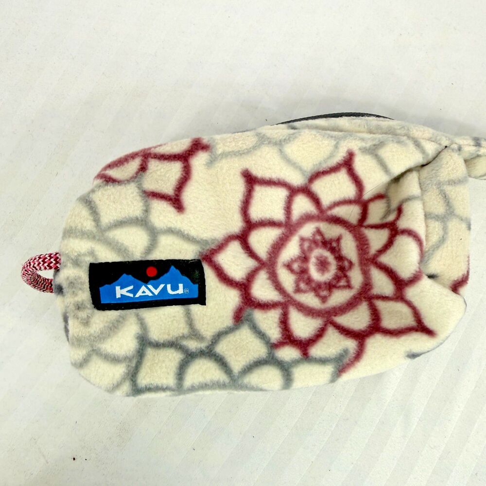 KAVU Fleece Wristlet Pouch Zipper Bag Mandala Floral Polar Pixie 5" x 7"